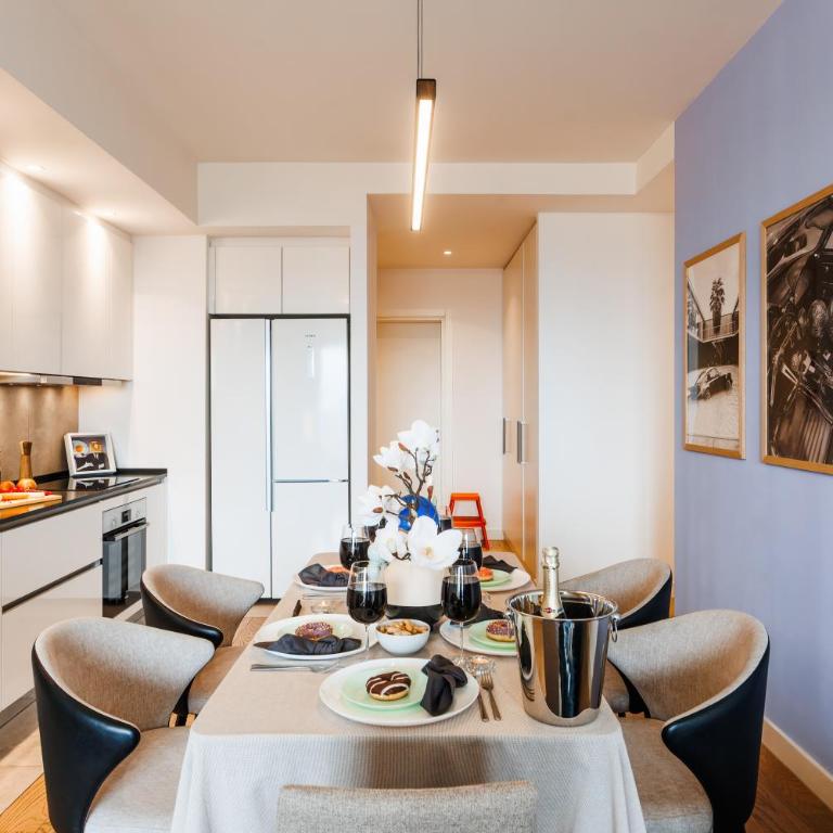 WF Italian Disco with Terrace, Cinema and Parking - Three-Bedroom Premium Apartment with Balcony - 30
