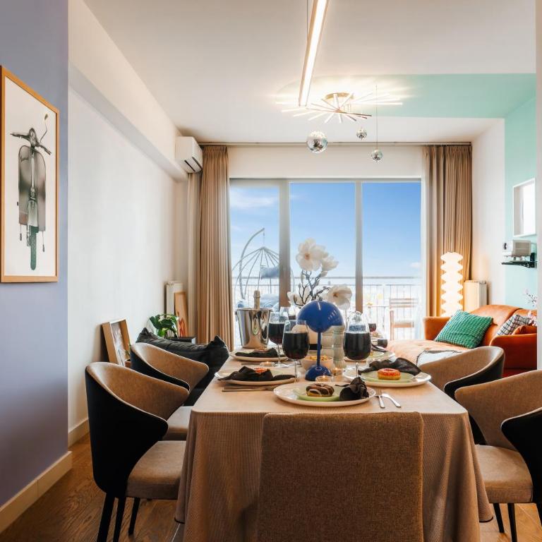 WF Italian Disco with Terrace, Cinema and Parking - Three-Bedroom Premium Apartment with Balcony - 11