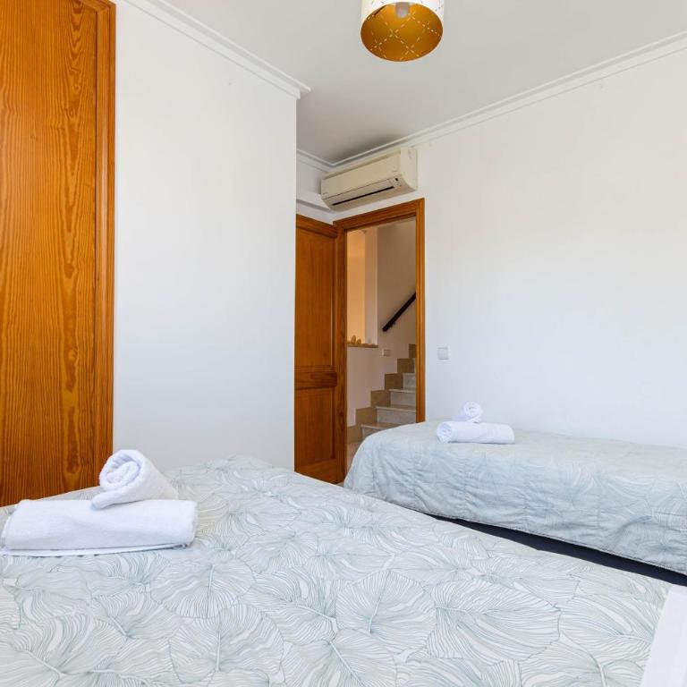 YourHouse Ca Na Xisca - Four-Bedroom House - 17