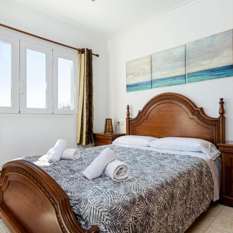 YourHouse Ca Na Xisca - Four-Bedroom House - 21