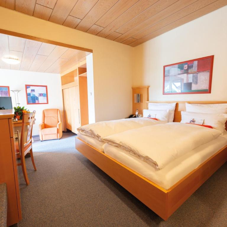 Kur- und Wellnesshotel Förch - Doppelzimmer mit Balkon - 11