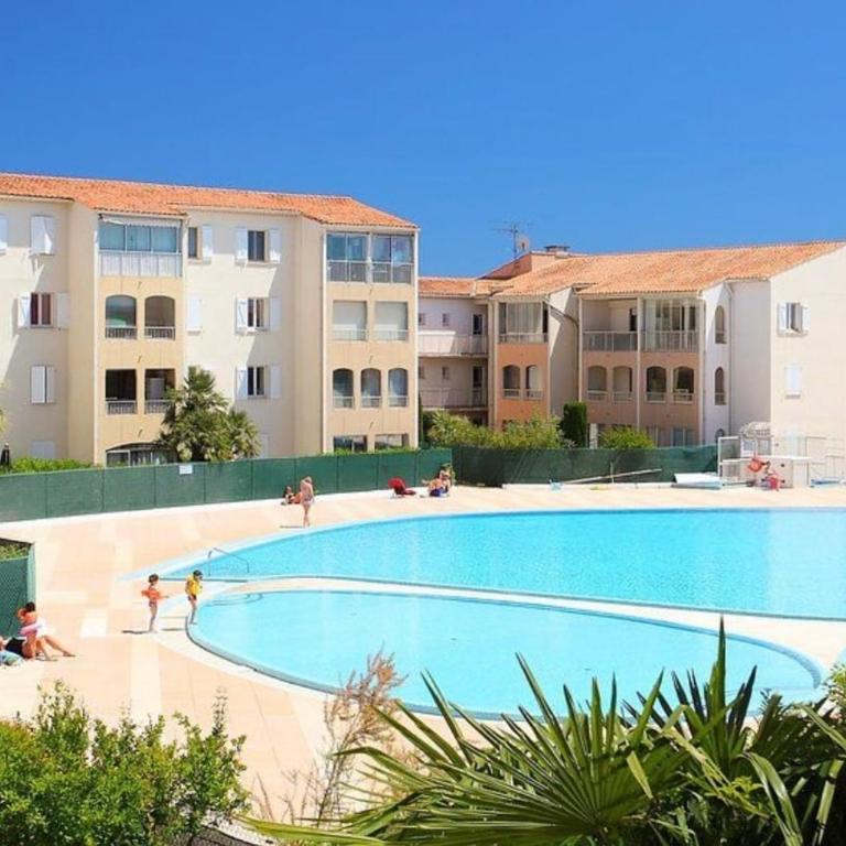 Le Lagon de Frejus Piscine XXL - Three-Bedroom Apartment - 1