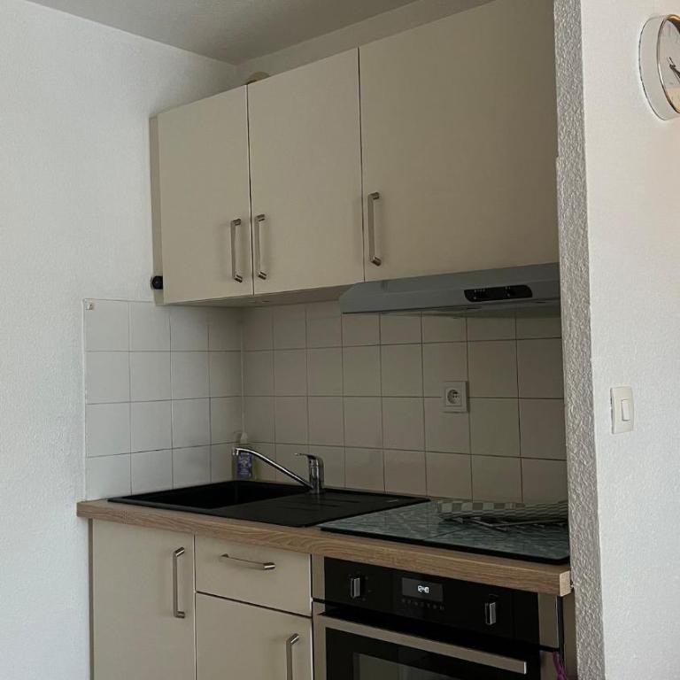 Le Lagon de Frejus Piscine XXL - Three-Bedroom Apartment - 11