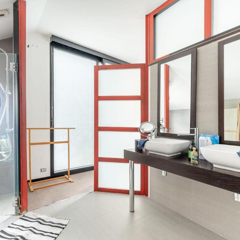 Large fully renovated 250m house - Ferienhaus - 10