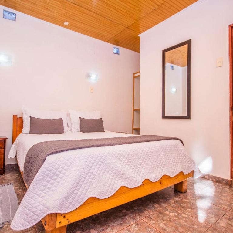 Hostal Sumaj - Standard Double Room with Private Bathroom - 2