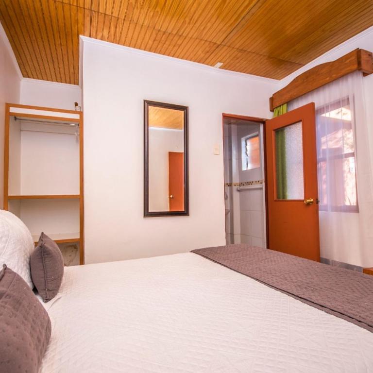 Hostal Sumaj - Standard Double Room with Private Bathroom - 1