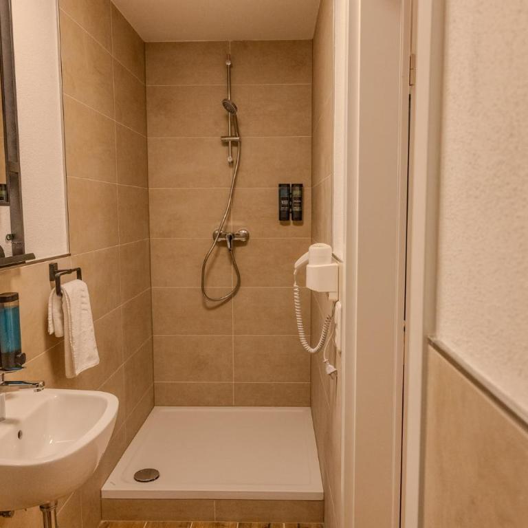 Chaplin - Camera Doppia con Letti Singoli con Bagno Privato - 23