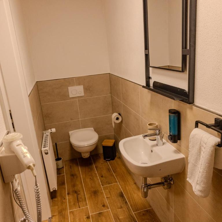 Chaplin - Camera Doppia con Letti Singoli con Bagno Privato - 24