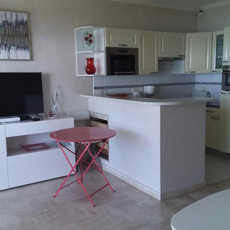 Cozy cocoon with balcony close to the sea - Appartement - 6
