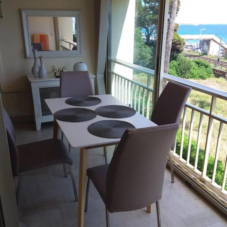 Cozy cocoon with balcony close to the sea - Appartement - 7