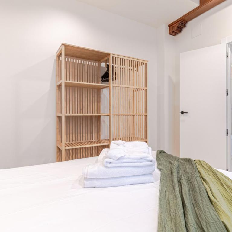 RentitSpain - Granada - Palacio del Carmen Suites, Nuevos departamentos en el Centro de Granada - Two-Bedroom Apartment - 1