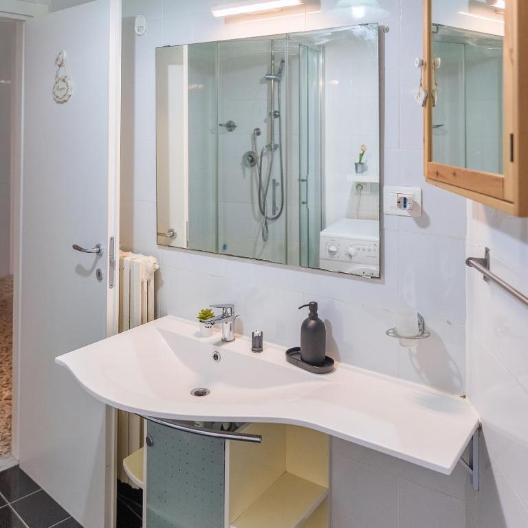 B&B All'ombra del Duomo - Camera Tripla con Bagno Privato - 6