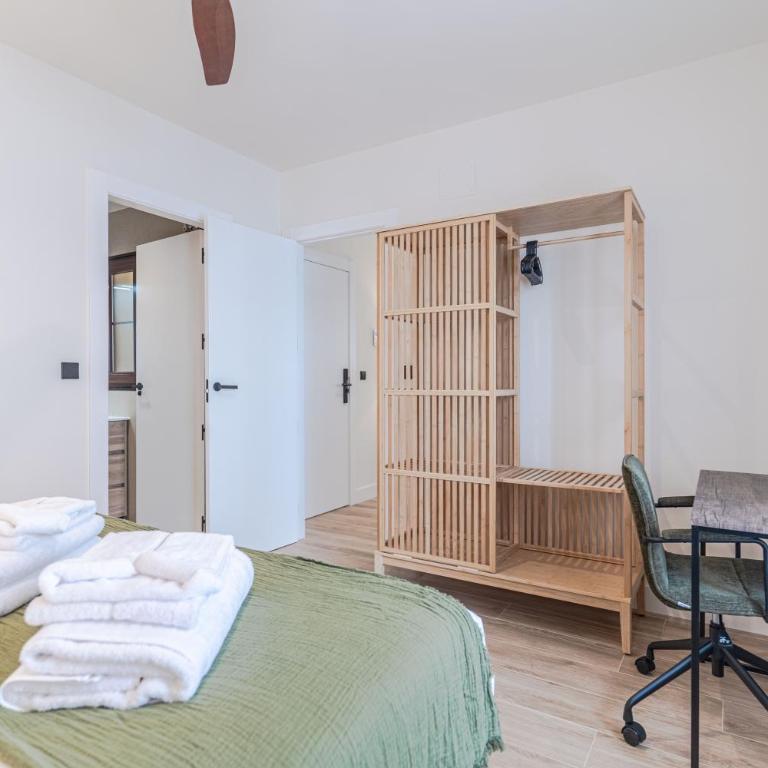 RentitSpain - Granada - Palacio del Carmen Suites, Nuevos departamentos en el Centro de Granada - Apartment with Terrace - 1