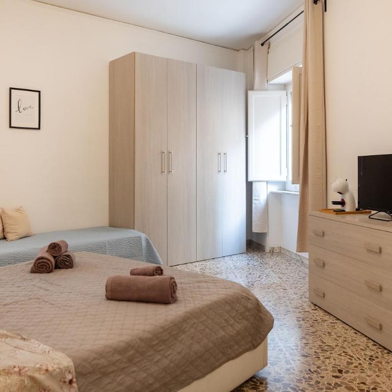 B&B All'ombra del Duomo - Camera Tripla con Bagno Privato - 4