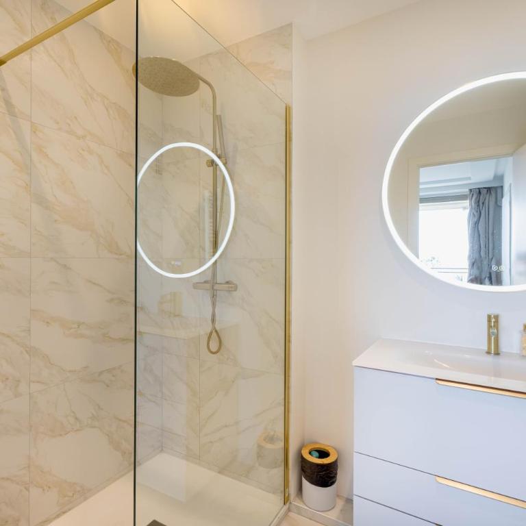 Agence des Résidences - Appartements privés du 45 CROISETTE- Prestige - Apartamento 1 dormitorio con vistas al mar y terraza - 4