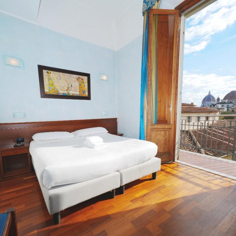 Hotel Palazzo Vecchio - Camera Matrimoniale/Doppia con Letti Singoli e con Vista Cattedrale - 9