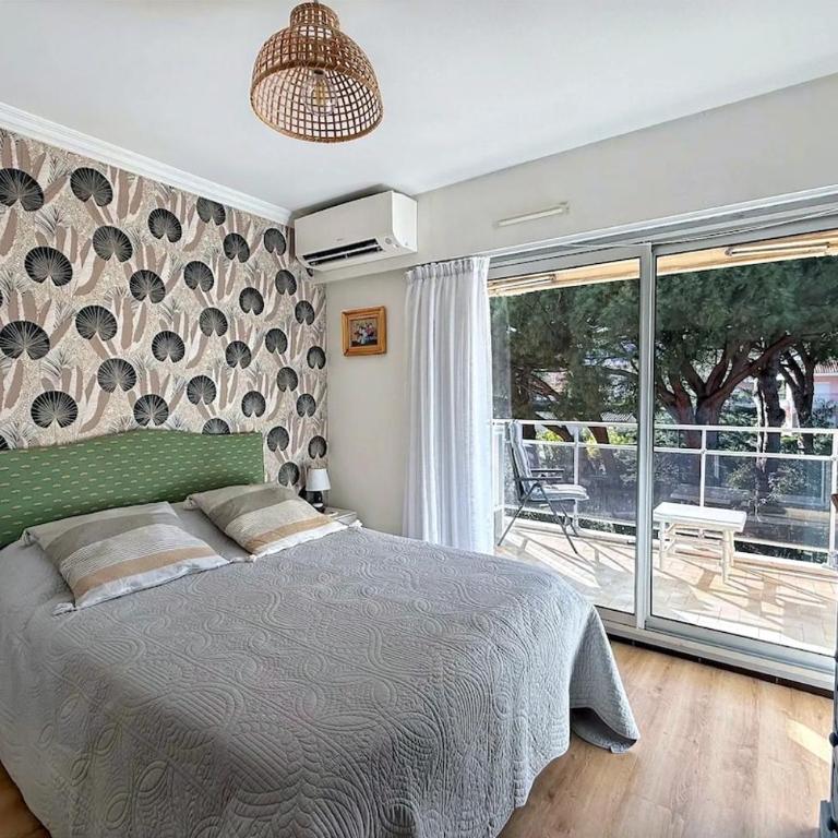 Magnifique T2 climatisé refait à neuf plein centre - One-Bedroom Apartment - 1