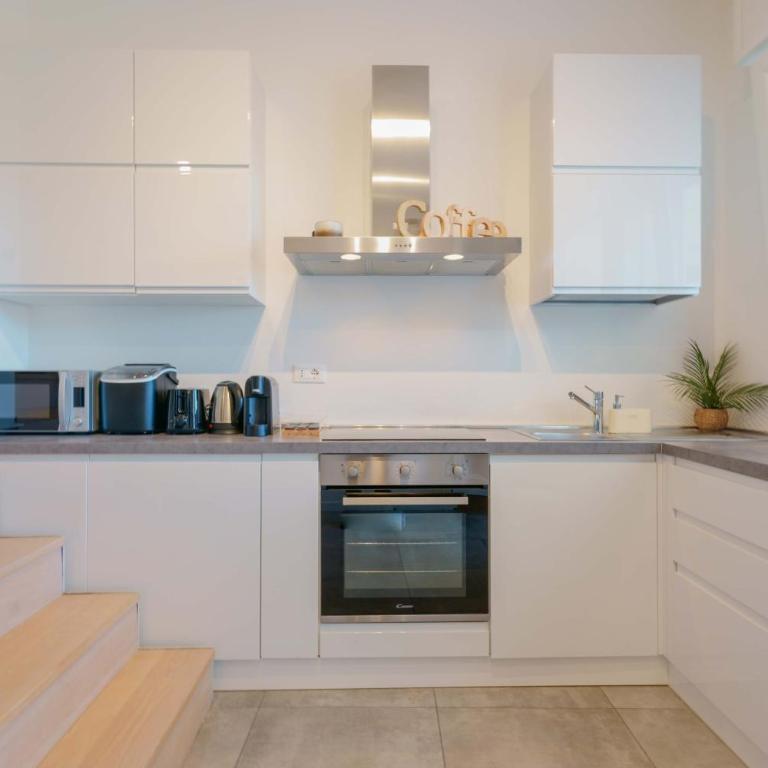 L'attico dell'Edera - Panoramic View with Jacuzzi - Three-Bedroom Apartment - 3