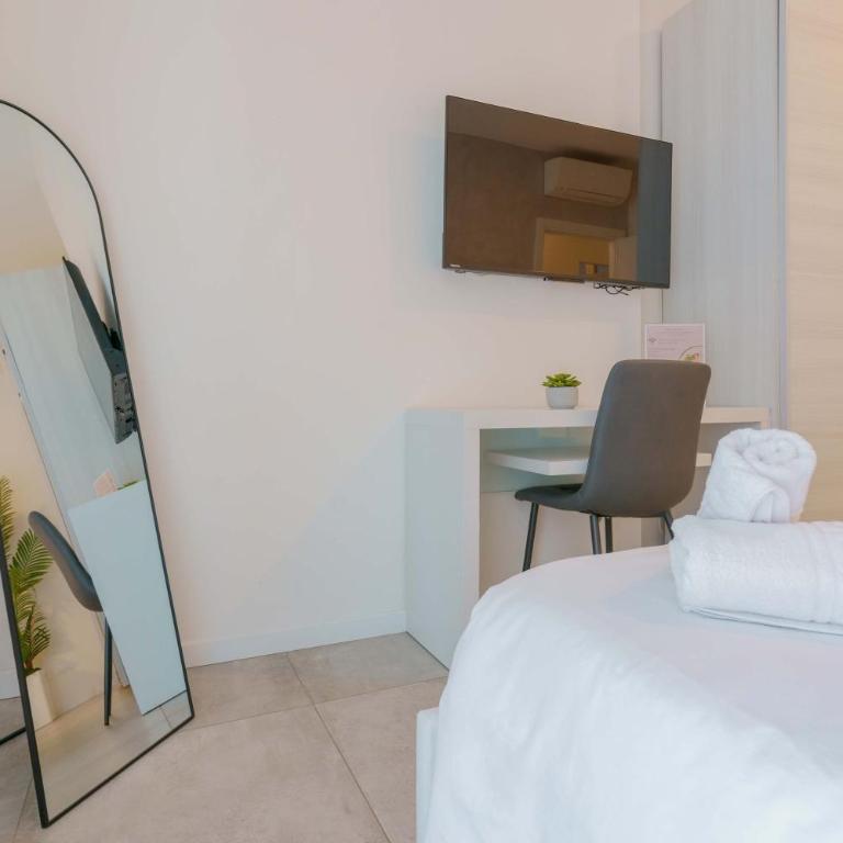 L'attico dell'Edera - Panoramic View with Jacuzzi - Three-Bedroom Apartment - 15