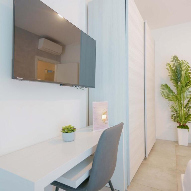 L'attico dell'Edera - Panoramic View with Jacuzzi - Three-Bedroom Apartment - 13