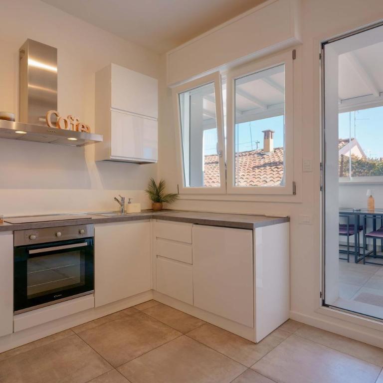 L'attico dell'Edera - Panoramic View with Jacuzzi - Three-Bedroom Apartment - 40