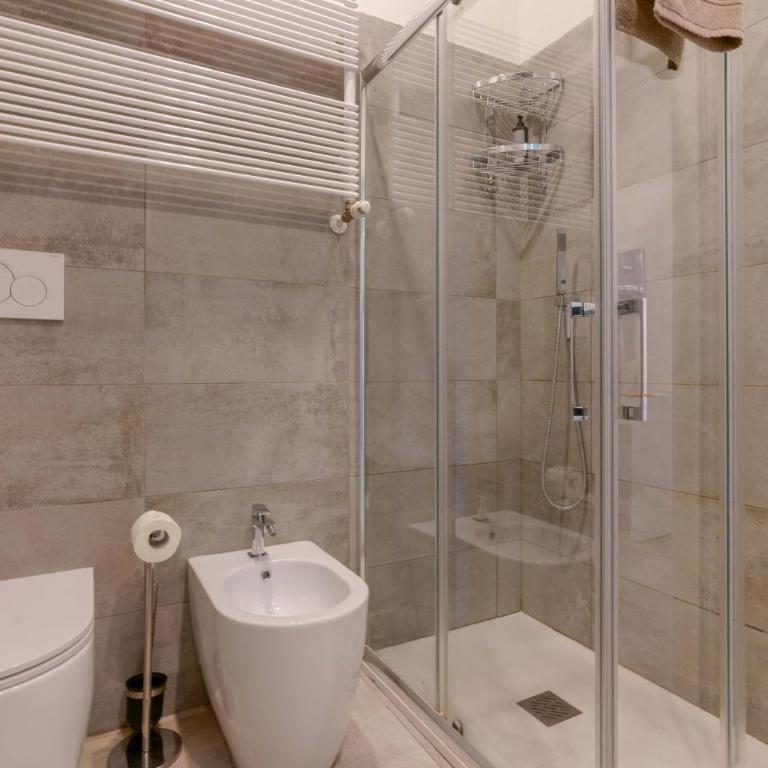 L'attico dell'Edera - Panoramic View with Jacuzzi - Three-Bedroom Apartment - 42