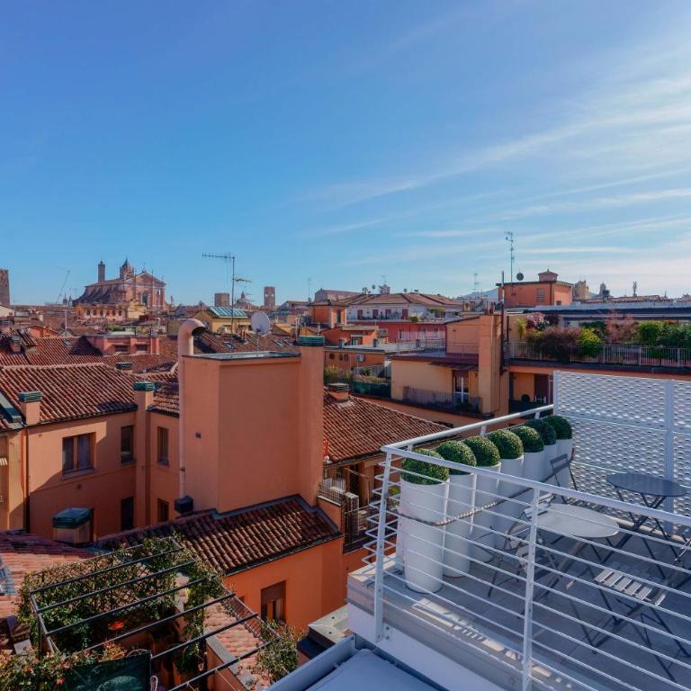 L'attico dell'Edera - Panoramic View with Jacuzzi - Three-Bedroom Apartment - 64