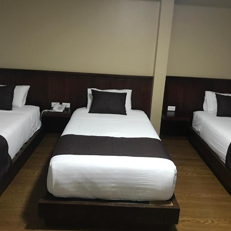 HOSTAL CAMIL - Triple Room - 2