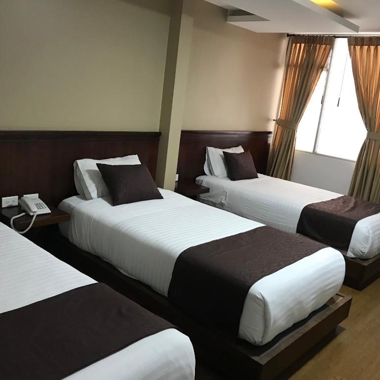 HOSTAL CAMIL - Triple Room - 4