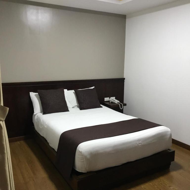 HOSTAL CAMIL - Queen Room - 4