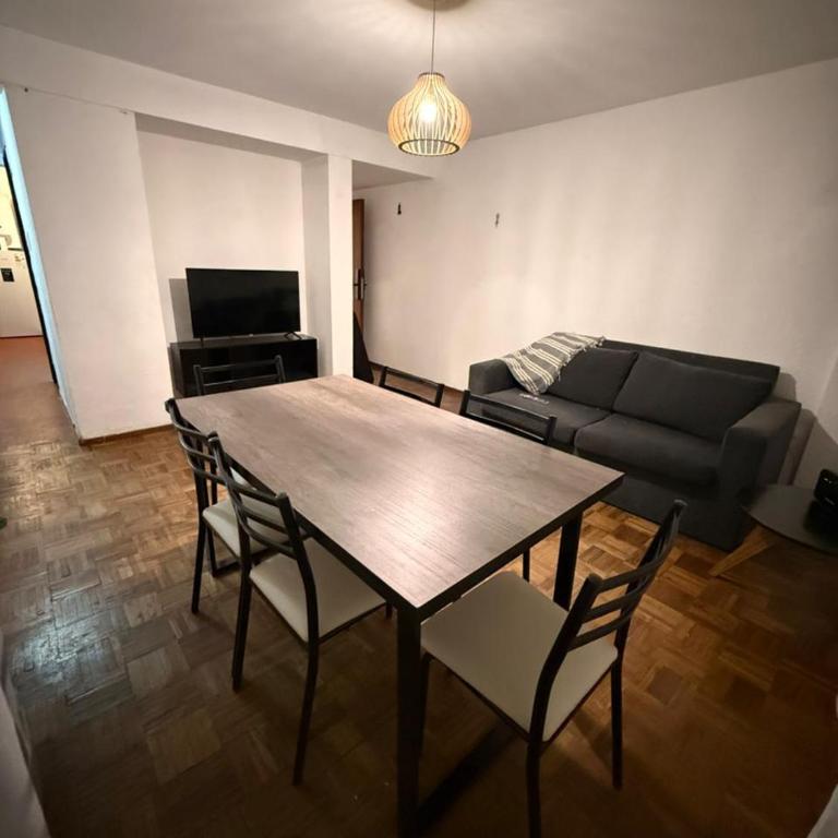 Amplio y luminoso departamento de 2 dormitorios - Two-Bedroom Apartment - 8
