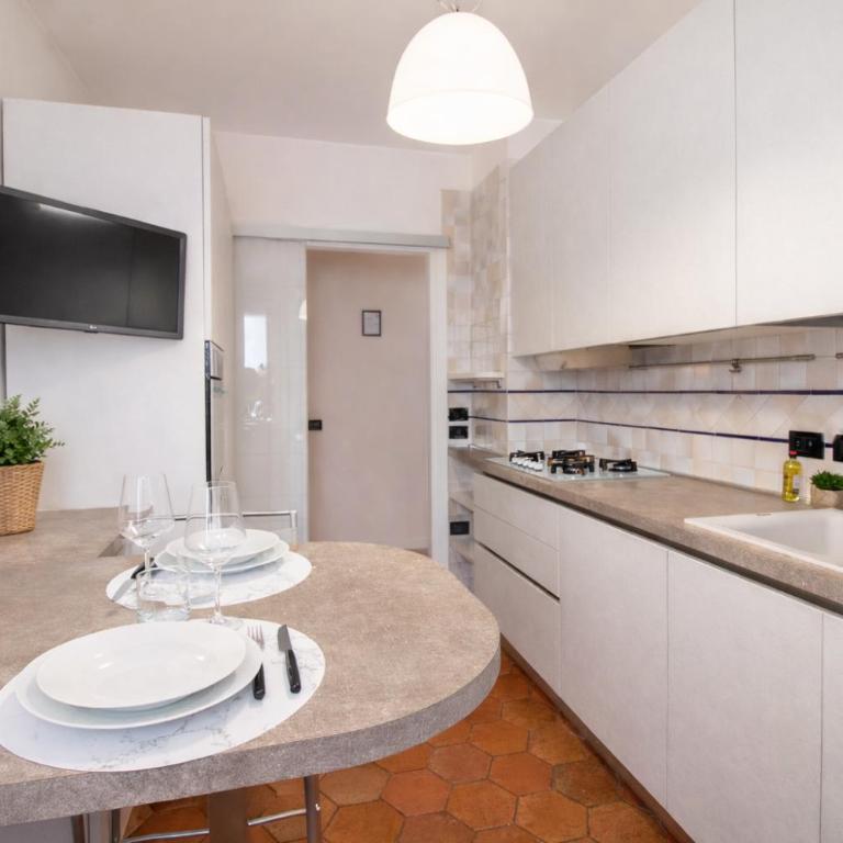 Domus Solferino - Private Parking near Airport & City Center - Apartamento de 2 dormitorios con balcón y terraza - 5