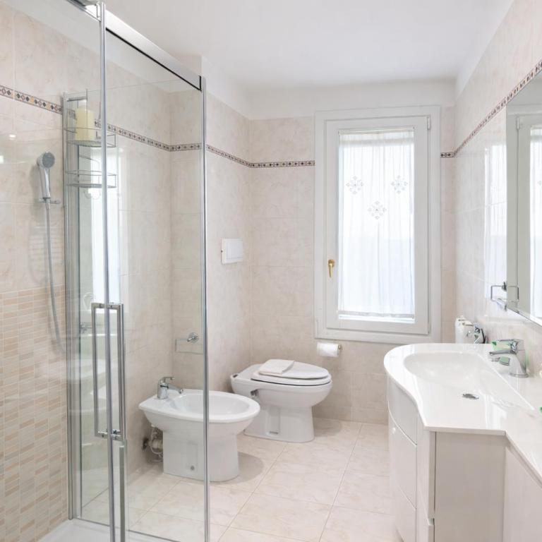 Domus Solferino - Private Parking near Airport & City Center - Apartamento de 2 dormitorios con balcón y terraza - 21