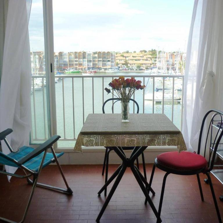 Studio cabine – 2 couchages – Vue port – Résidence Le Chébeck – Gruissan - Studio - 1