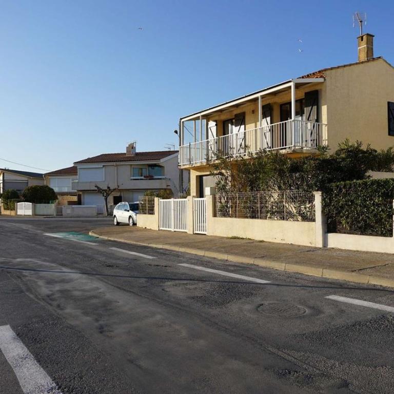 AIG 55 – Chalet individuel – Avenue de la Jetée – Gruissan – 6/7 personnes - Chalet 3 Chambres - 10