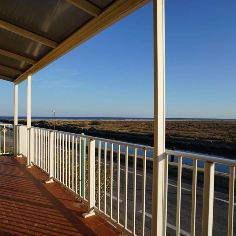 AIG 55 – Chalet individuel – Avenue de la Jetée – Gruissan – 6/7 personnes - Chalet 3 Chambres - 2