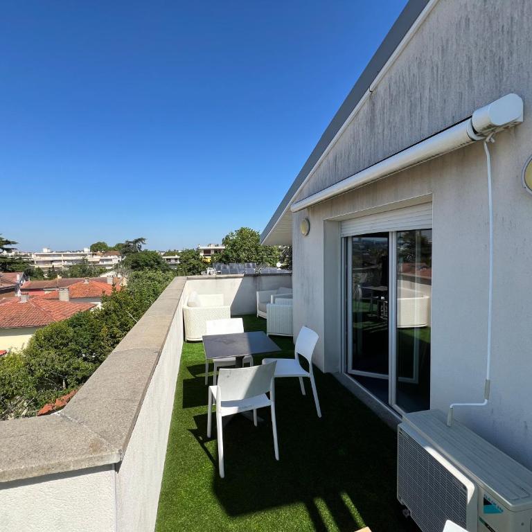 Appartment close to city center, AC and car park - Apartment mit 3 Schlafzimmern - 30