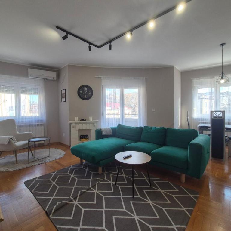 Vukov Spomenik Two-Bedroom Apartment with Terrace - Two-Bedroom Apartment - 1