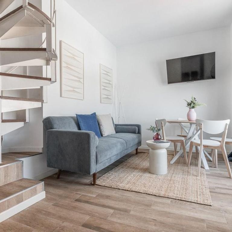 Bright duplex - 3 Bdrs 2 Baths - Chamberí - Three-Bedroom Apartment - 1