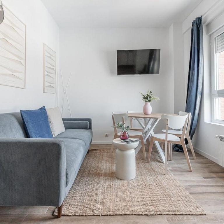 Bright duplex - 3 Bdrs 2 Baths - Chamberí - Three-Bedroom Apartment - 2
