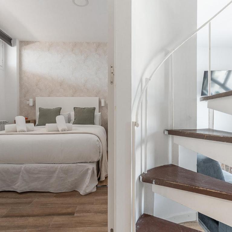 Bright duplex - 3 Bdrs 2 Baths - Chamberí - Three-Bedroom Apartment - 12