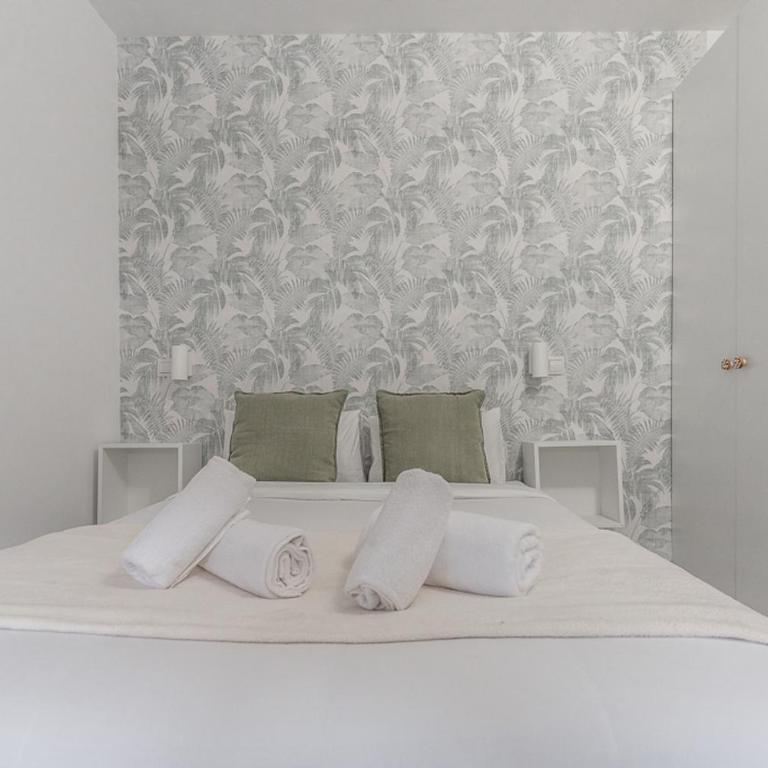 Bright duplex - 3 Bdrs 2 Baths - Chamberí - Three-Bedroom Apartment - 16