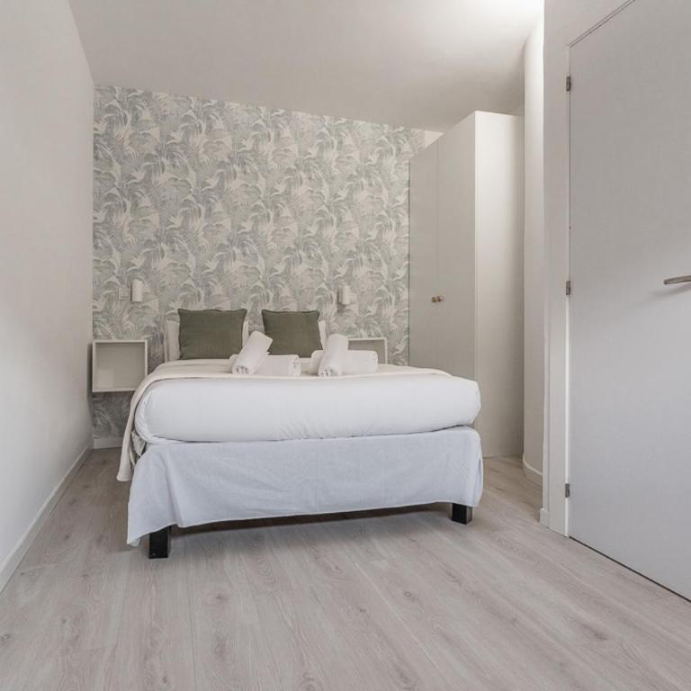 Bright duplex - 3 Bdrs 2 Baths - Chamberí - Three-Bedroom Apartment - 15