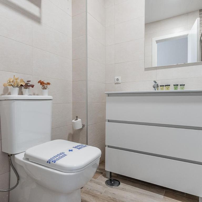 Bright duplex - 3 Bdrs 2 Baths - Chamberí - Three-Bedroom Apartment - 28