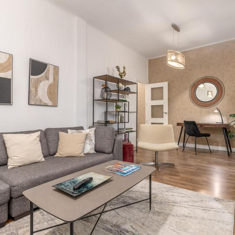 Stylish 2-Bed Apartment in Salamanca, Madrid - Two-Bedroom Apartment - 3