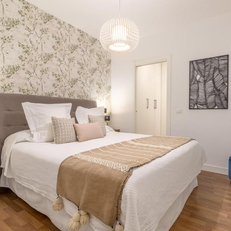 Stylish 2-Bed Apartment in Salamanca, Madrid - Two-Bedroom Apartment - 8