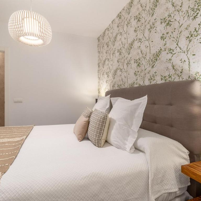 Stylish 2-Bed Apartment in Salamanca, Madrid - Two-Bedroom Apartment - 9