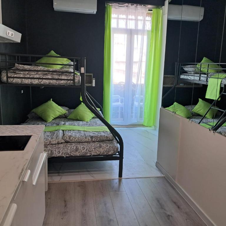 Amo - One-Bedroom Apartment - 3