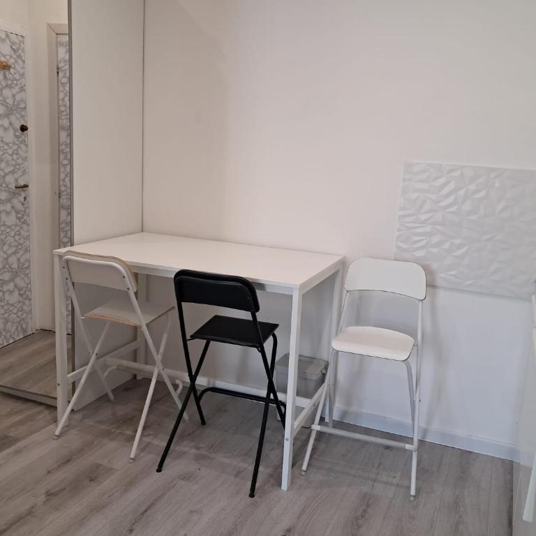 Amo - One-Bedroom Apartment - 6