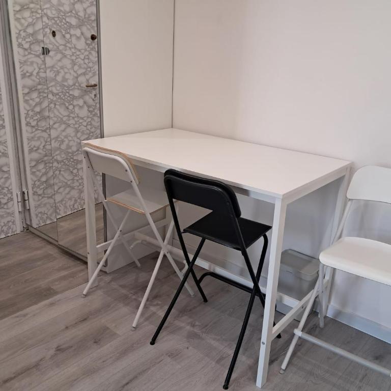 Amo - One-Bedroom Apartment - 15